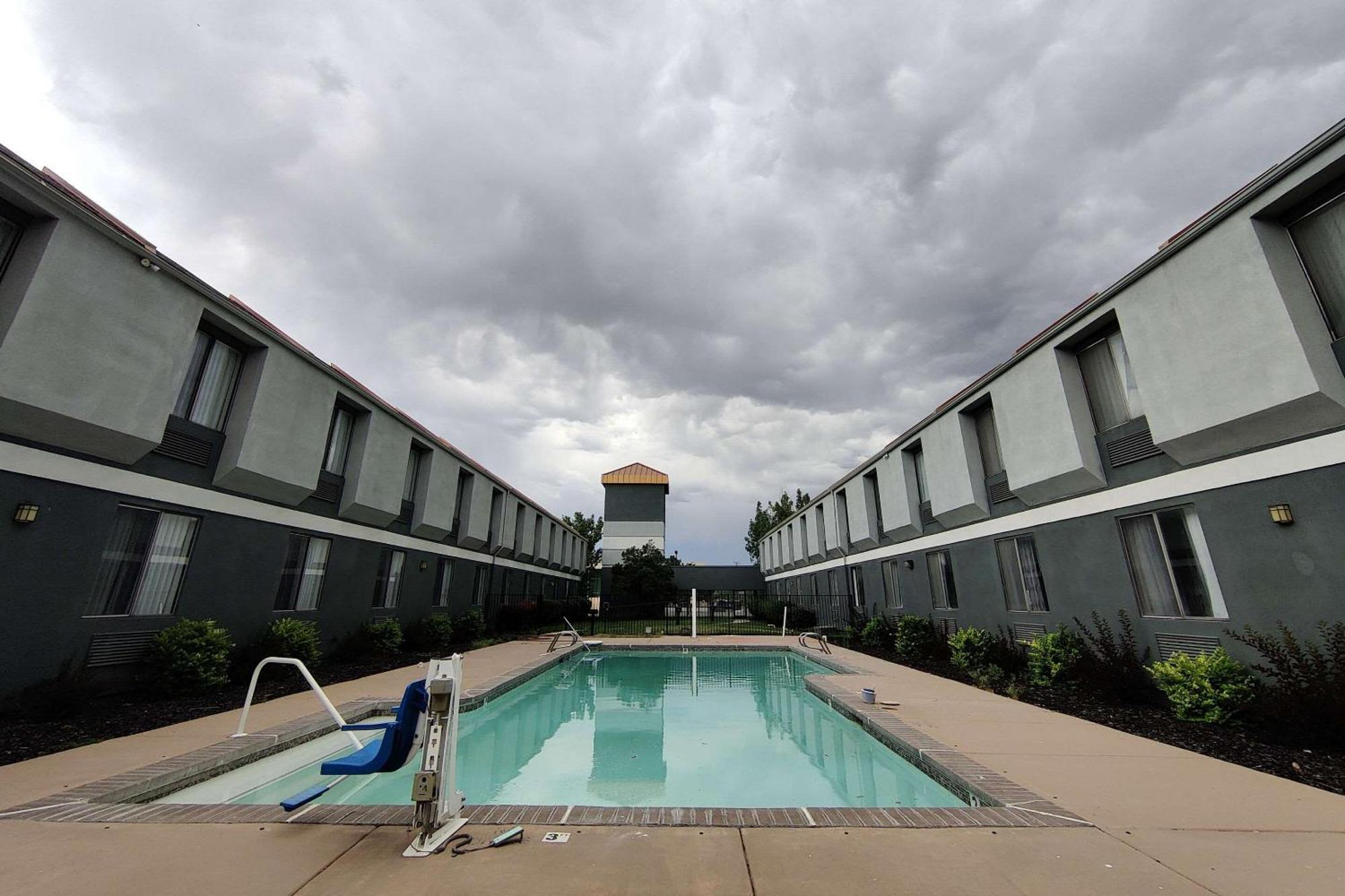 Clarion Inn Salt Lake City Airport Exterior photo