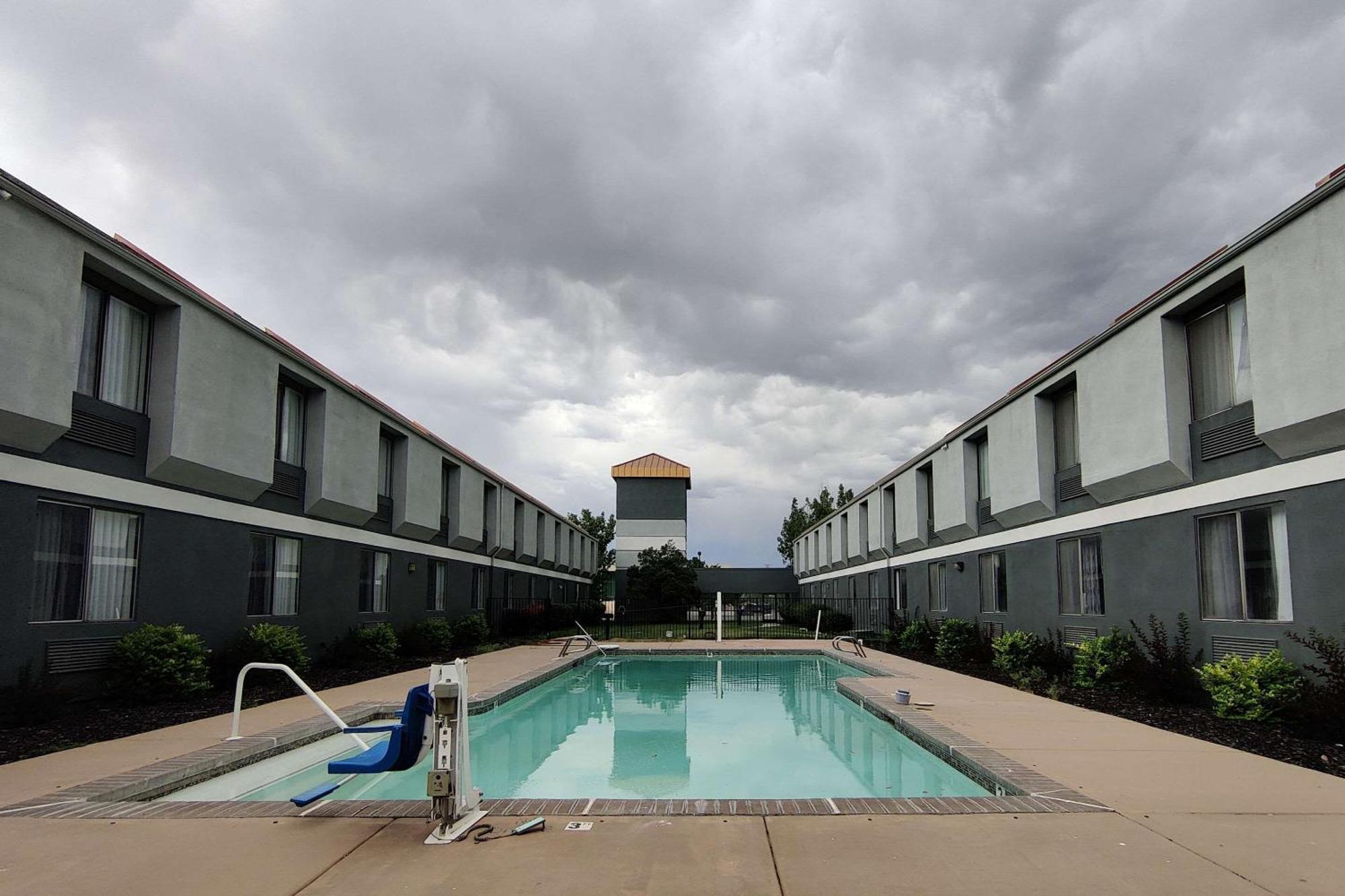 Clarion Inn Salt Lake City Airport Exterior photo