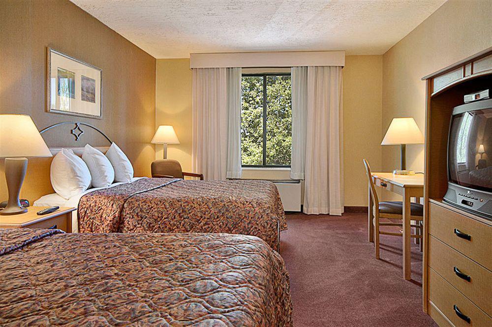 Clarion Inn Salt Lake City Airport Room photo